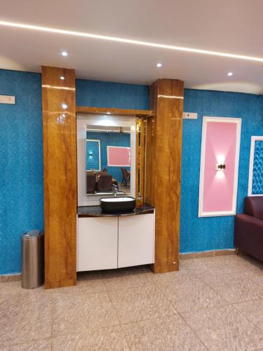 hotel satyam and restaurant