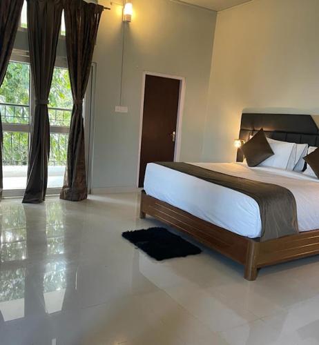 La Colline Resort,Kohima>>Dimapur,4 star