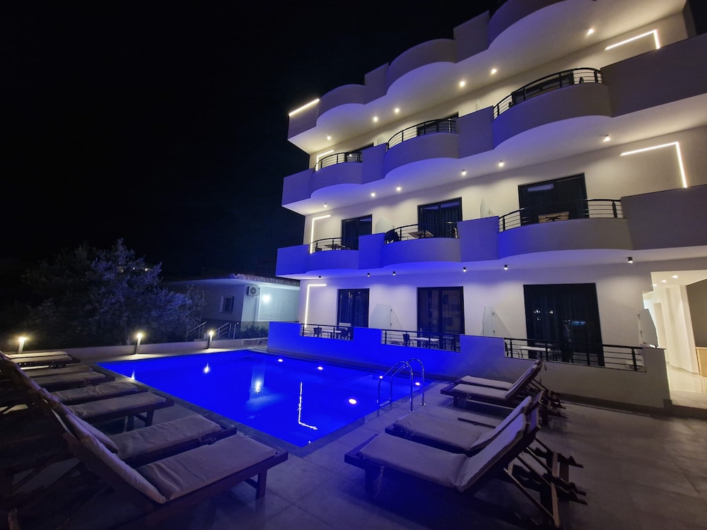 monel hotel