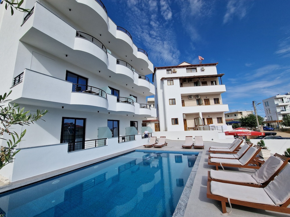 monel hotel