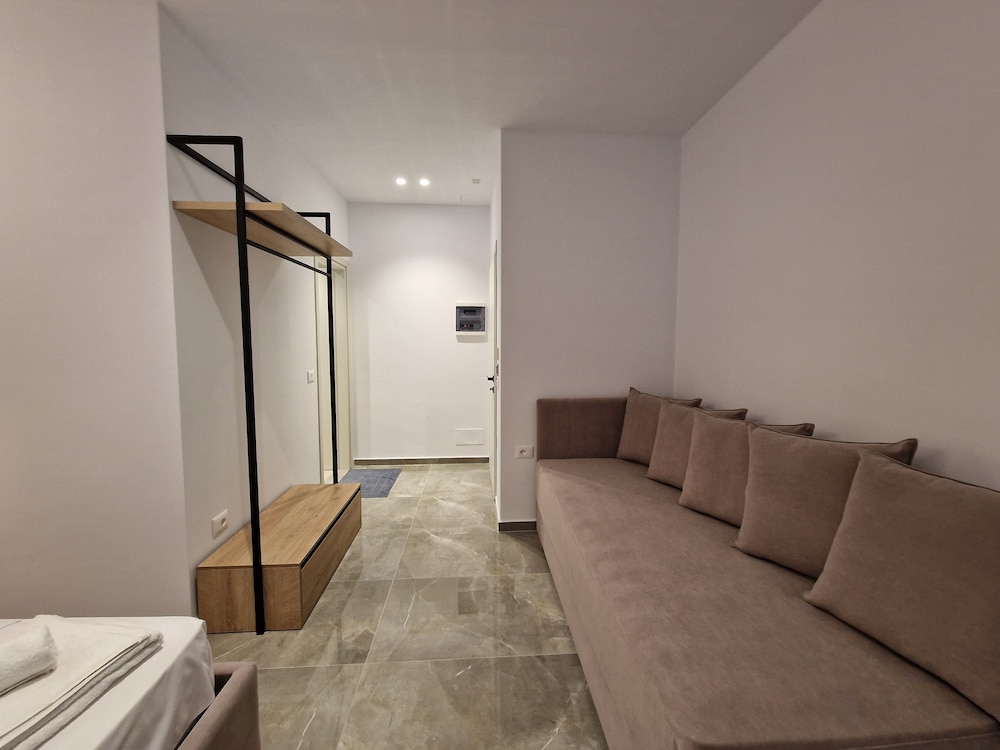 monel hotel