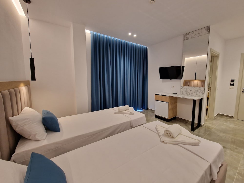 monel hotel