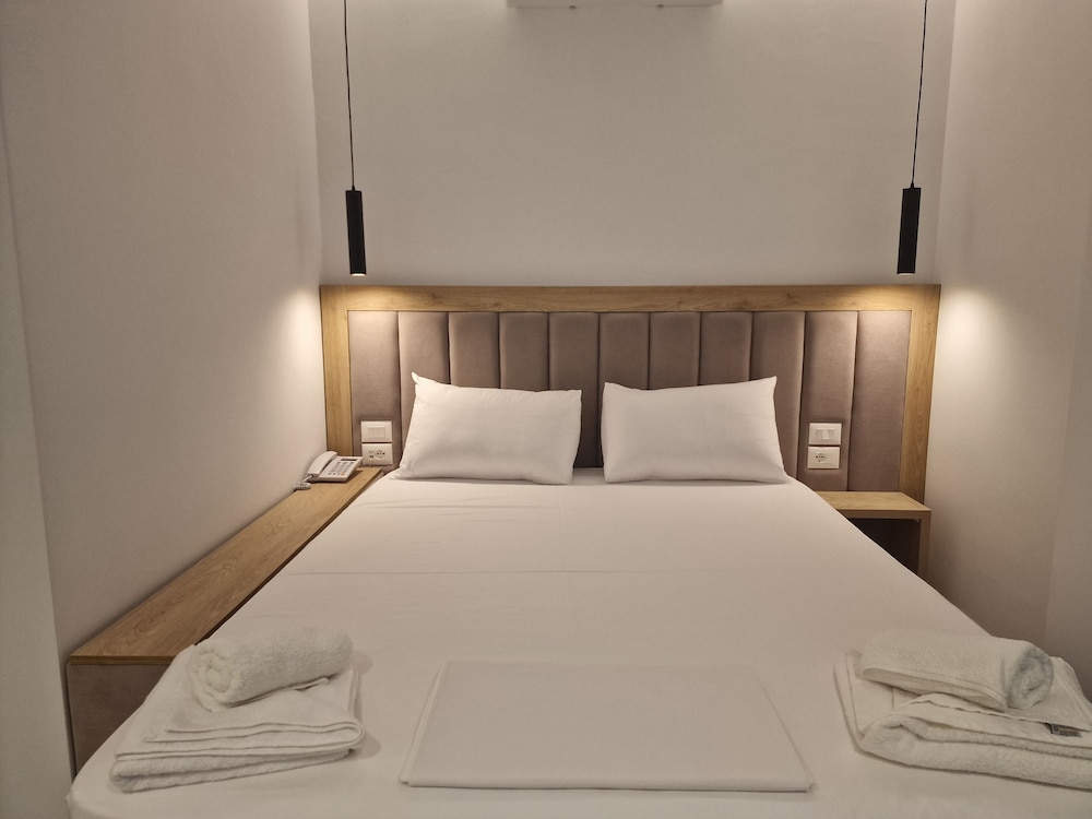 monel hotel