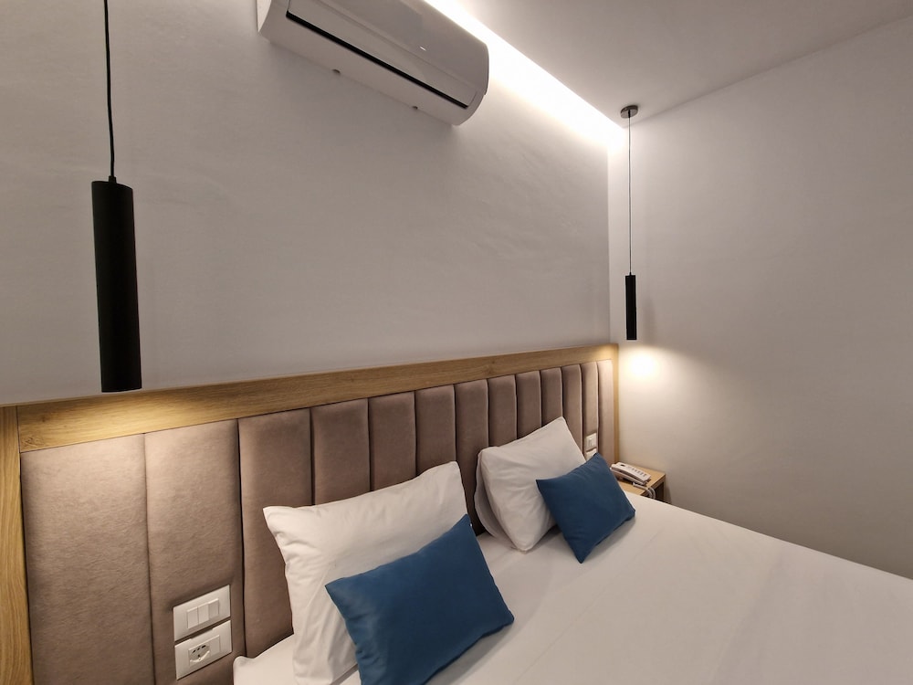 monel hotel
