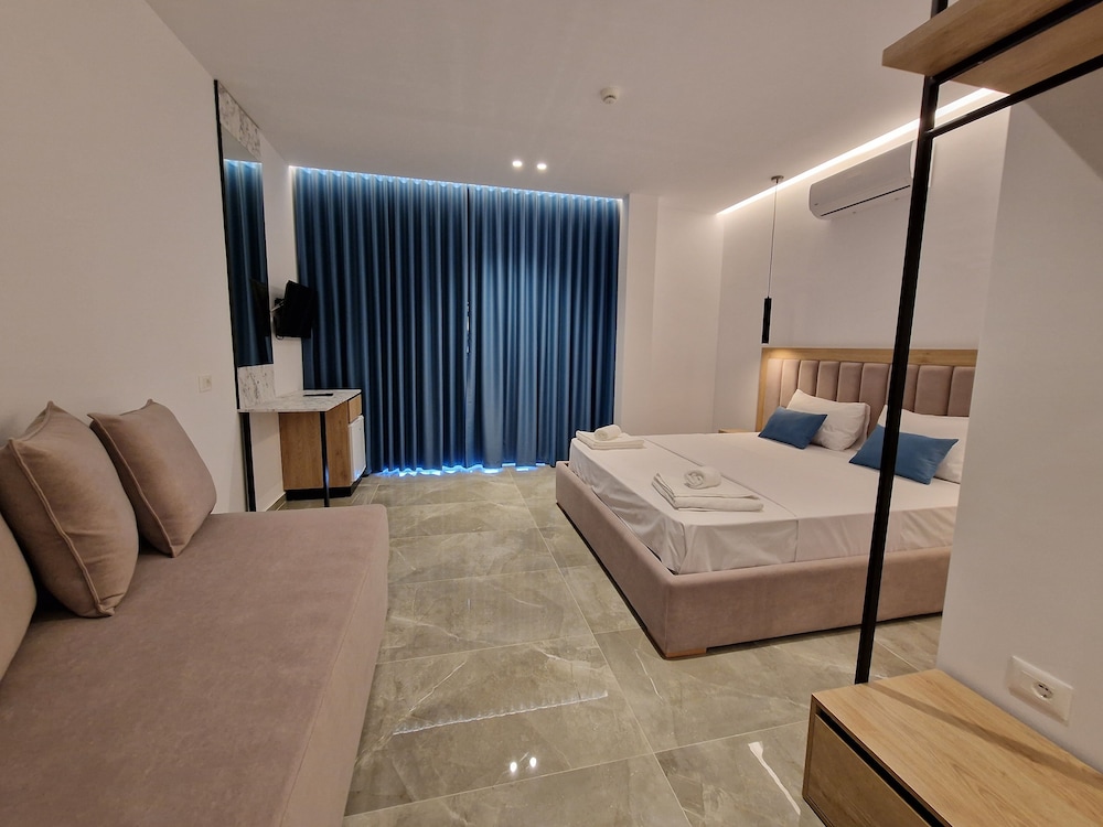 monel hotel