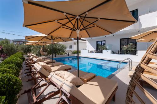 monel hotel