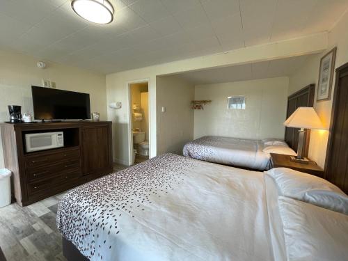 Holiday Motel,United States Of America>>Westport,2 star
