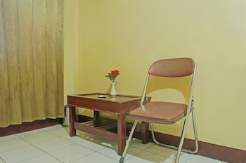 spot on 92466 adam kost syariah