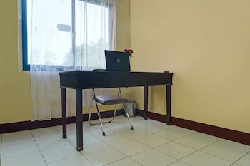 spot on 92466 adam kost syariah