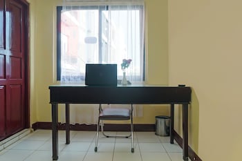 spot on 92466 adam kost syariah