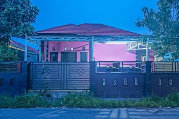 spot on 92466 adam kost syariah