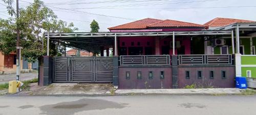 spot on 92466 adam kost syariah