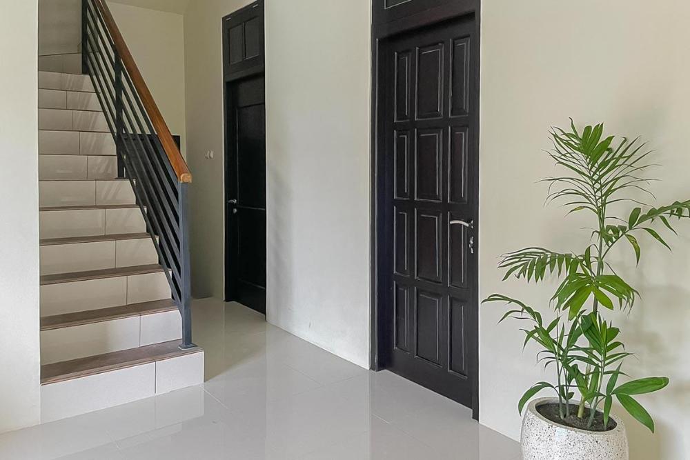 reddoorz syariah near stasiun madiun 2