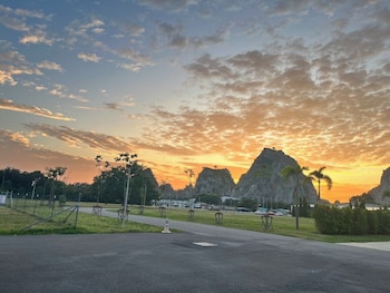 Rock Resort,Thailand>>Ratchaburi,3 star