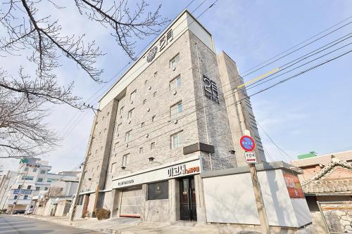riverside in february gyeongbuk gyeongsan branch