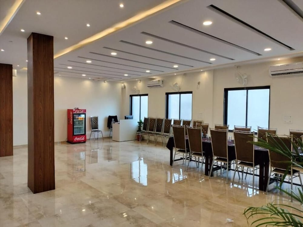 hotel satkar international