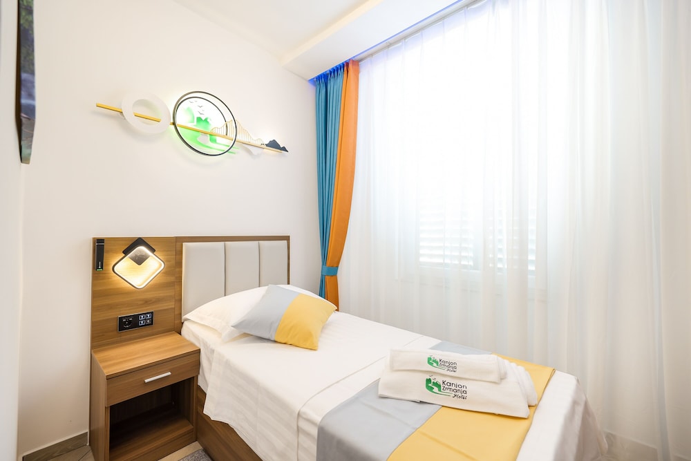 hotel kanjon zrmanje