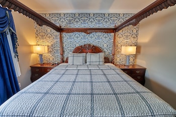 hyannis plaza hotel