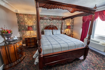 hyannis plaza hotel