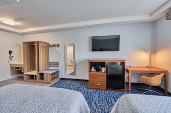 hyannis plaza hotel