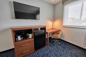 hyannis plaza hotel