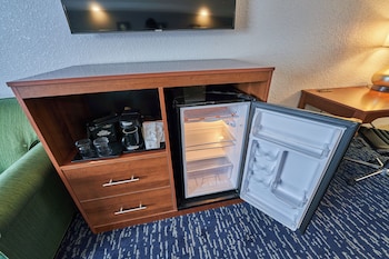hyannis plaza hotel