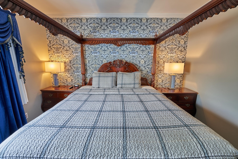 hyannis plaza hotel