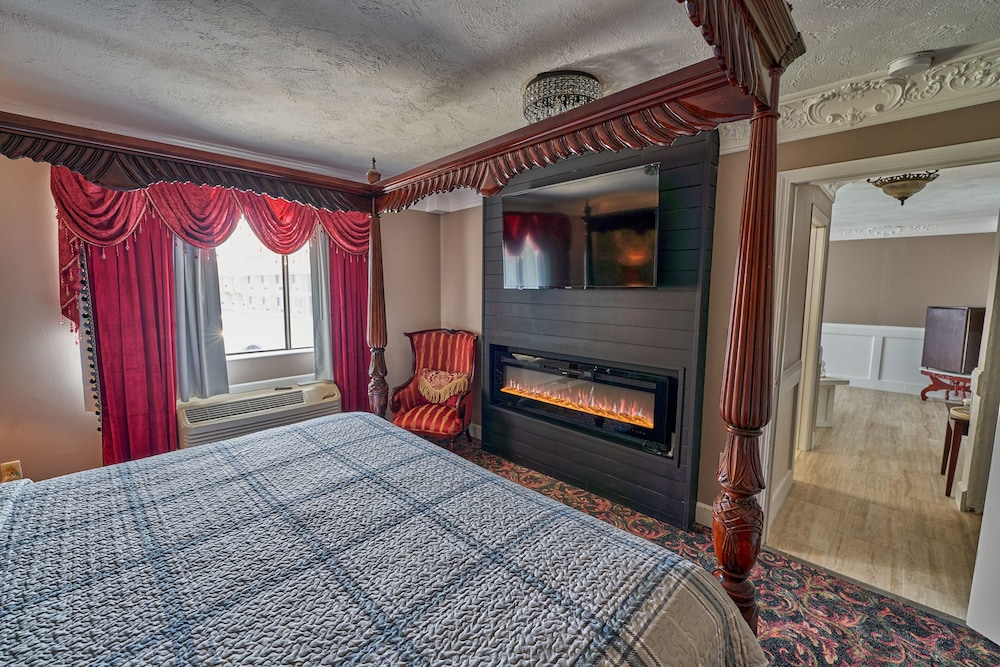 hyannis plaza hotel