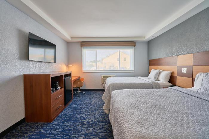hyannis plaza hotel