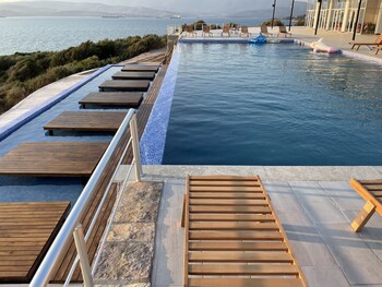 ni marin hotel