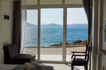 ni marin hotel