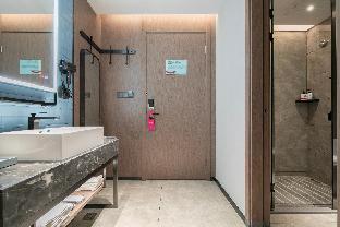 echarm hotel jingzhou honghu long street