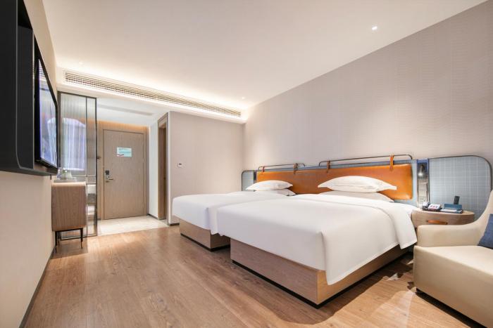 echarm hotel jingzhou honghu long street