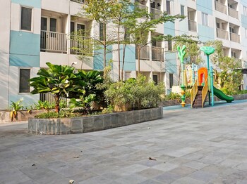 collection o 92967 apartement sentraland karawang by rda living