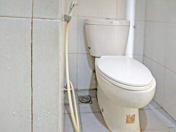 collection o 92967 apartement sentraland karawang by rda living