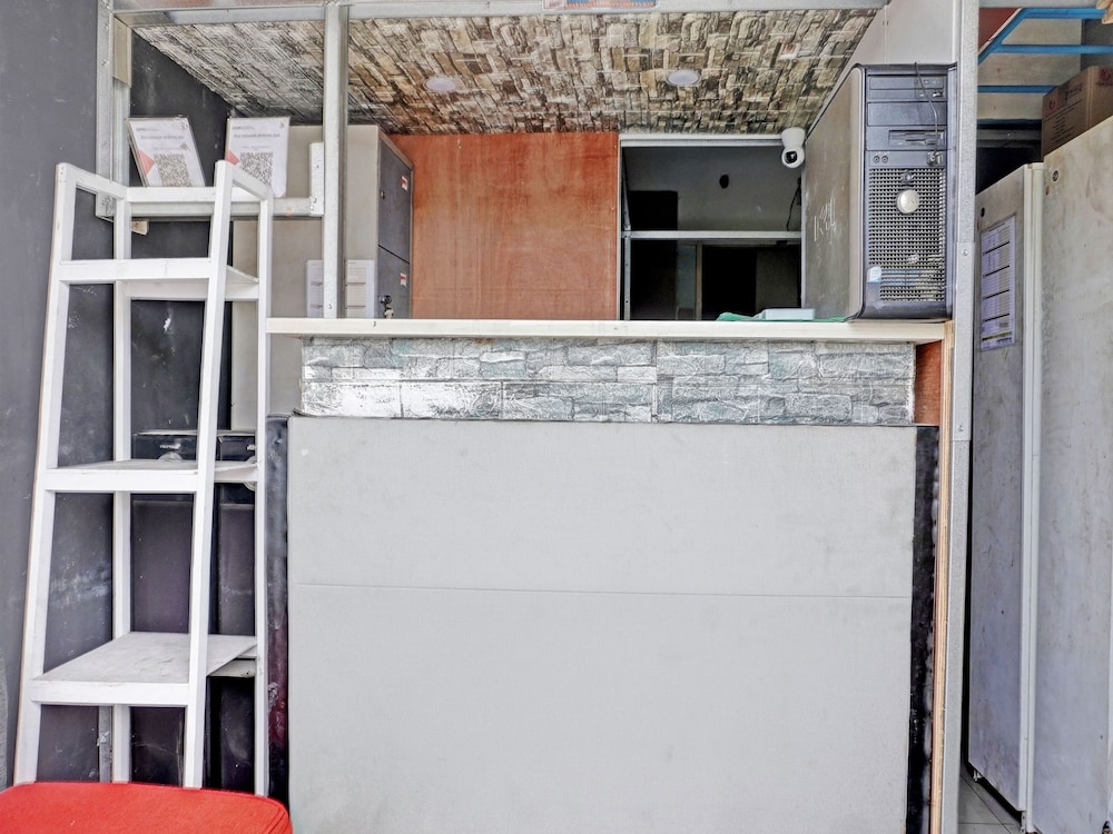 collection o 92967 apartement sentraland karawang by rda living