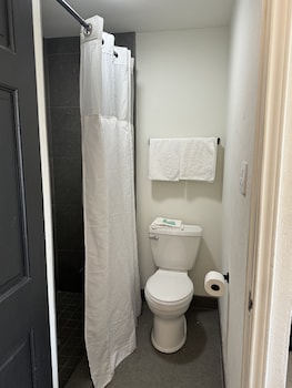 Eagle Inn,United States Of America>>Gun Barrel City,2 star