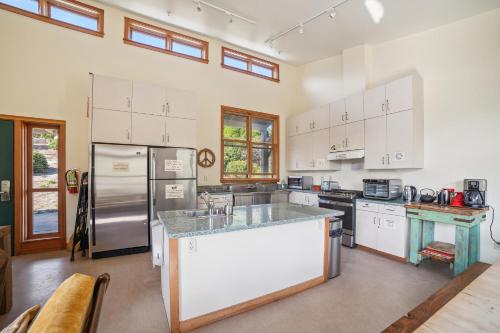 limantour lodge