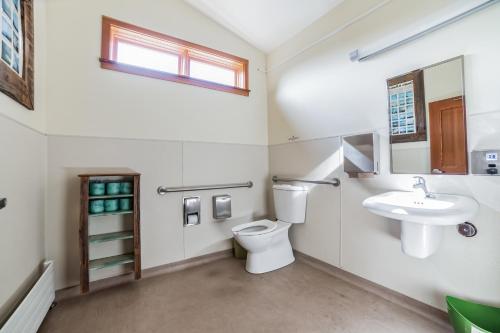 limantour lodge