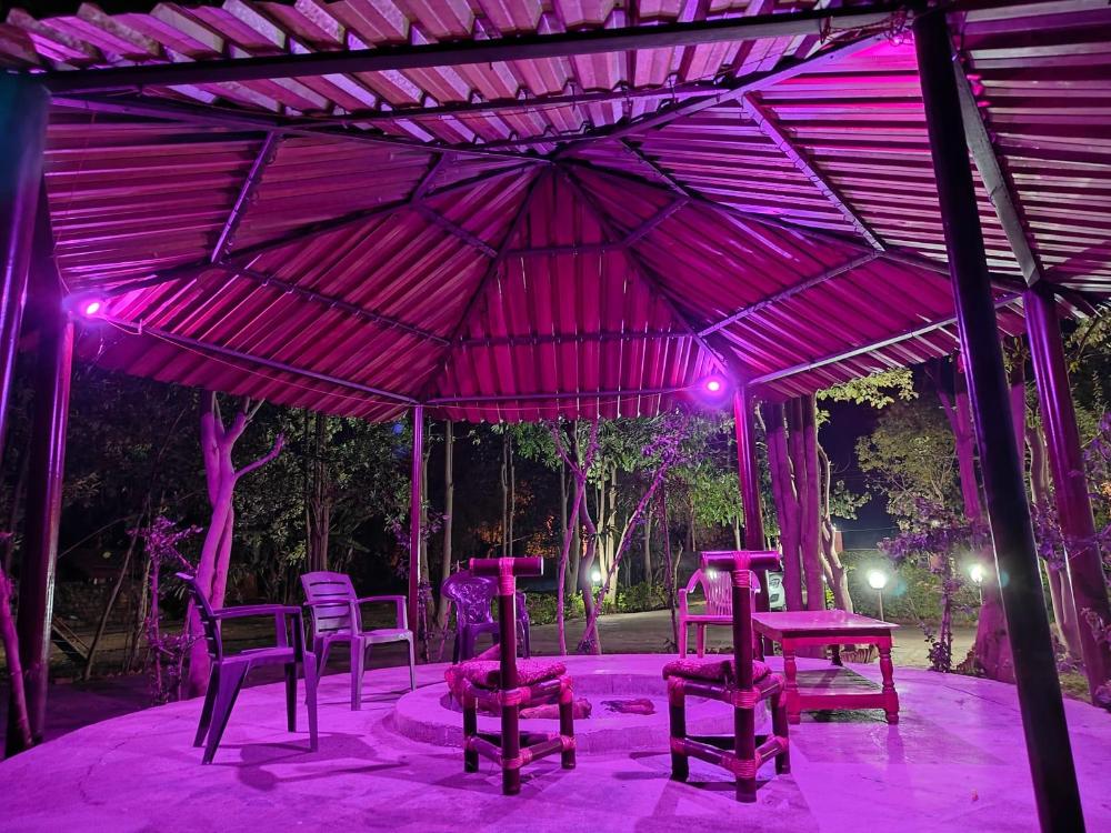 natures lap resort