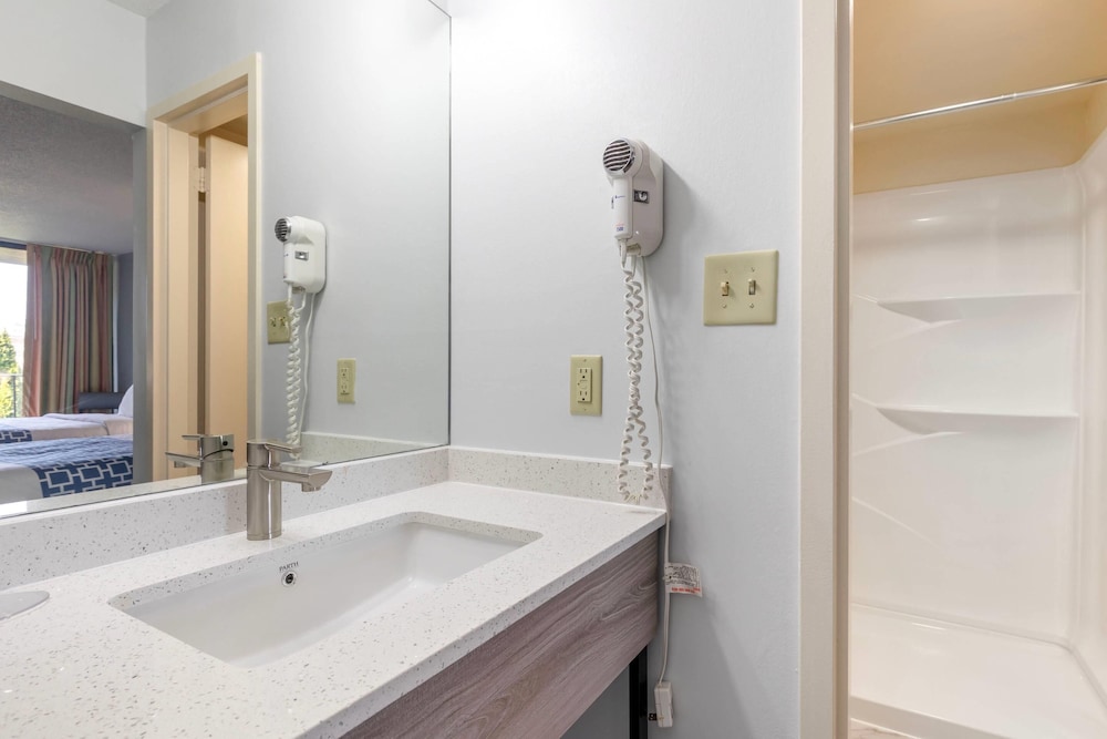 suburban studios tysons corner