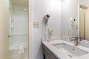 suburban studios tysons corner
