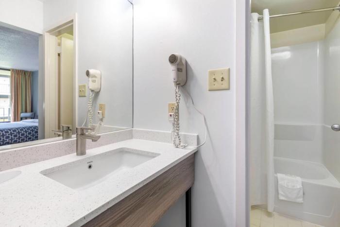 suburban studios tysons corner