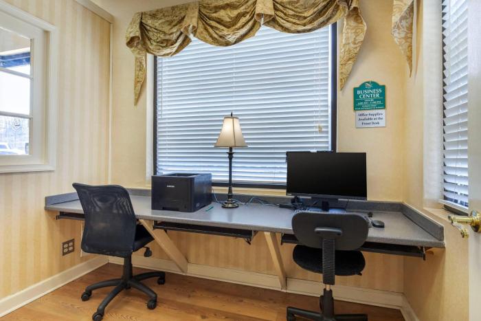suburban studios tysons corner
