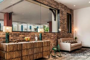 st charles coach house ascend hotel collection