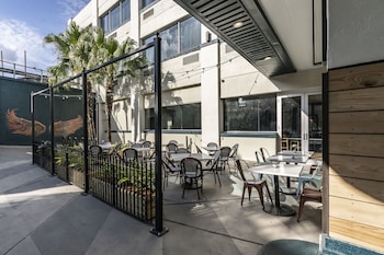 st charles coach house ascend hotel collection