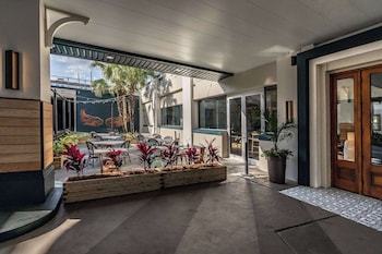 st charles coach house ascend hotel collection