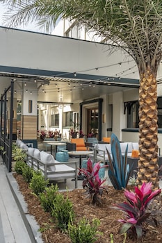 st charles coach house ascend hotel collection
