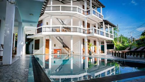 teya beach hotel