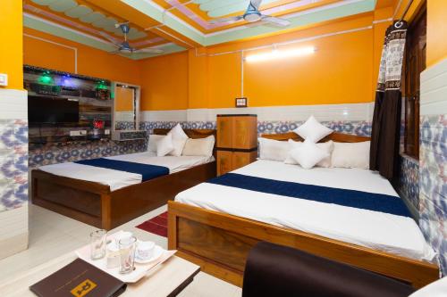 raja hotel and lodge